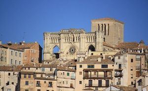 Un juego de pistas, una visita guiada por el Casco Antiguo, encuentro con autores y música medieval le pondrán el broche final al Festival Internacional de Las Casas Ahorcadas