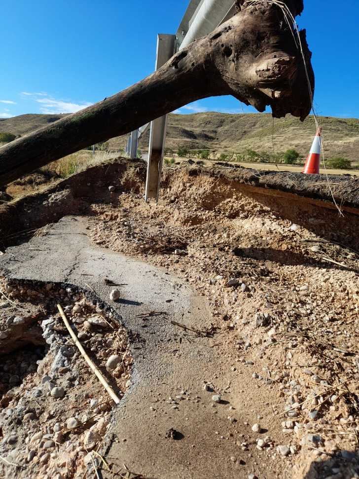 Las brigadas de Diputación de Guadalajara siguen trabajando en la limpieza de carreteras afectadas por las tormentas