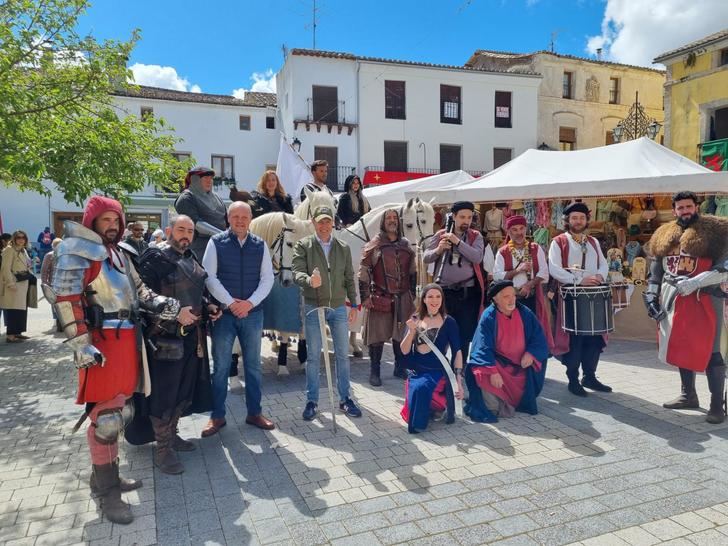 La historia y tradiciones de Pareja brillan en la IX Edición de la Feria Medieval