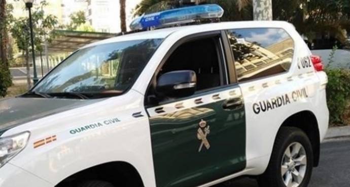 Muere un hombre de 44 años al chocar un coche y una moto en Guadalajara