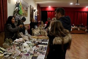 El mercadillo del puente de la Constitución le da el Pistoletazo de salida a la Navidad almorcileña 