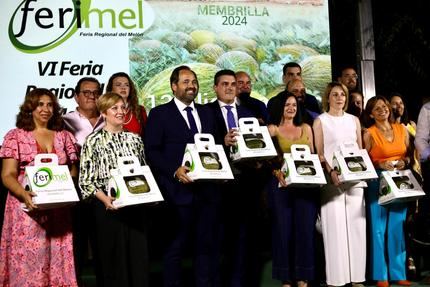 Núñez anima a presumir y comercializar “sin complejos” los productos de Castilla La Mancha "porque contamos con el mejor sector agrícola y ganadero de España"