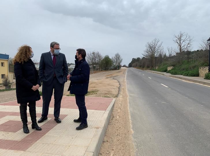 El Gobierno regional concluye las obras de refuerzo del firme en la travesía de Sacedón, que pasa a ser de titularidad municipal 