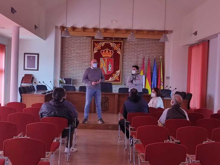 Las Brigadas Municipales de Yunquera de Henares se reforzarán con dos trabajadores durante seis meses gracias al ‘Programa Garantía +52’