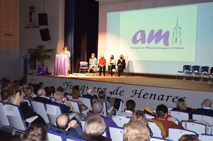 La Asociación de Mujeres de Yunquera de Henares nombra socia de honor a María Luisa Guitiérrez