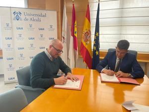 La Universidad de Alcalá y el Ayuntamiento de Yunquera colaborarán para el estudio y la divulgación del libro del siglo XVII de la historia del municipio