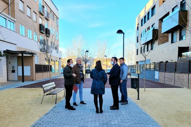 El Ayuntamiento de Azuqueca acondiciona una zona verde en el sector SUR-R3