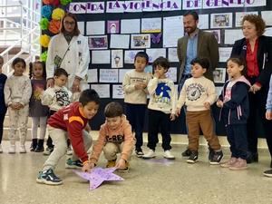 El Gobierno de Castilla-La Mancha destaca la labor educativa en la lucha contra la violencia de g&#233;nero en una visita al CEIP Alcarria de Guadalajara