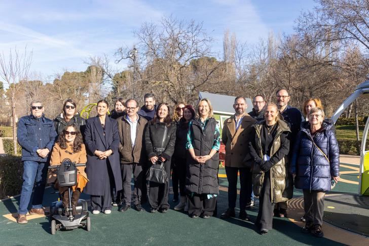 Guadalajara estrena su primera área de juegos infantiles completamente inclusiva en el parque de Adoratrices