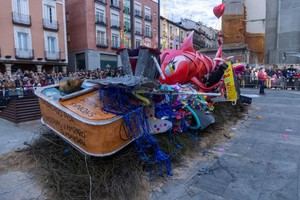 El 'Entierro de la Sardina' se celebra en el Palacio Multiusos por lluvia