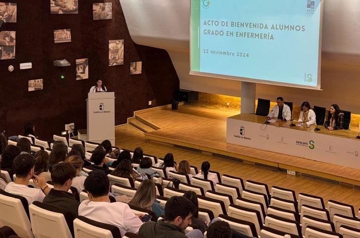 57 estudiantes de segundo de Enfermería de la UAH inician su formación práctica en el Área Integrada de Guadalajara