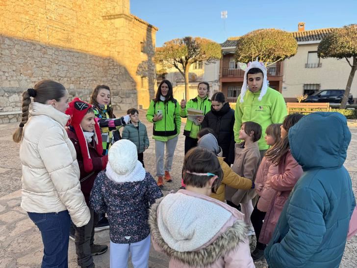 La yincana infantil de Fuentenovilla recuerda la cultura navideña 