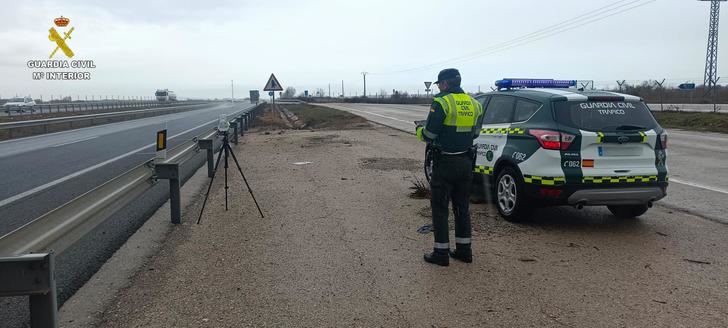 La Guardia Civil de Guadalajara investiga a un conductor que circulaba a 219 Km/h por la A-2