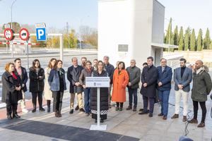 La alcaldesa de Guadalajara inaugura el aparcamiento disuasorio municipal de la calle Hermanos Fern&#225;ndez Galiano que cuenta con casi 400 plazas