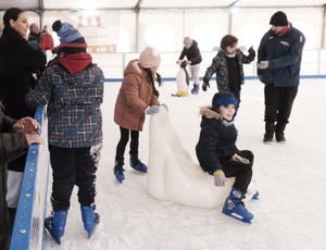 La pista de hielo de Azuqueca supera los 15.300 usuarios y seguir&#225; abierta hasta este domingo