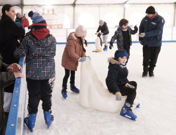 La pista de hielo de Azuqueca supera los 15.300 usuarios y seguirá abierta hasta este domingo