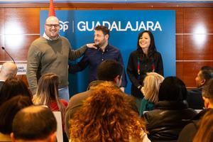 Medio centenar de afiliados del PP de Guadalajara participan en el primer encuentro de los ‘Jueves Populares’ para tratar el tema de la migración