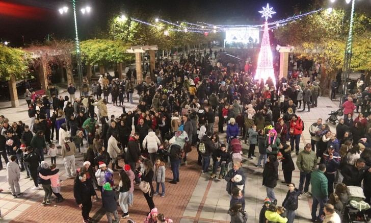 Cabanillas da la bienvenida a la Navidad con un homenaje al servicio público