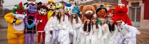 Los Reyes Magos visitan Sig&#252;enza en un d&#237;a de Cabalgata marcado por la lluvia