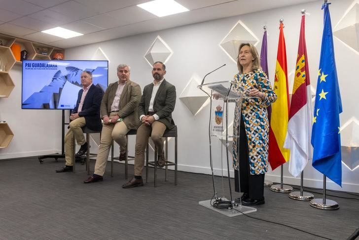 La alcaldesa de Guadalajara presenta la estrategia para transformar la ciudad que aspira a recibir 20 millones de euros de los fondos europeos