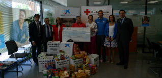 La oficina de La Caixa en Azuqueca recoge 334 kilos de alimentos y 2.000 euros para Cruz Roja