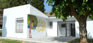 La Casita de los Cuentos Eva Ortiz ocupa un edificio municipal ubicado en el parque de La Constitución. Fotografía: Álvaro Díaz Villamil / Ayuntamiento de Azuqueca de Henares