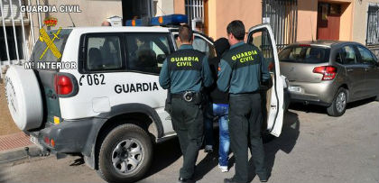 La Guardia Civil detiene a dos personas en Mazarete por robo