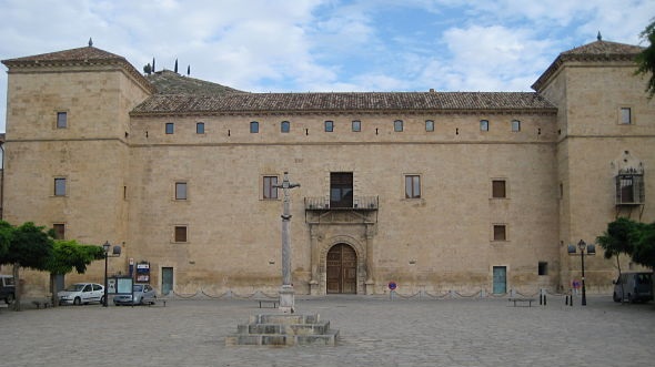 El Palacio Ducal de Pastrana y la plaza de la Hora